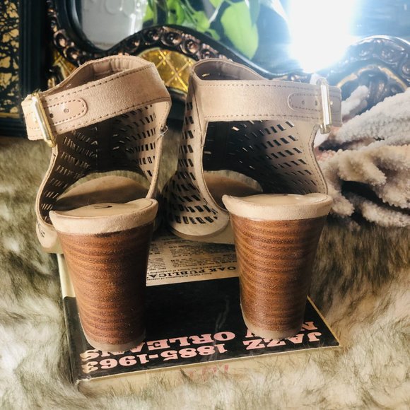 Unisa Pryce Sandal Open Toed size 7 EUC! - Picture 11 of 12